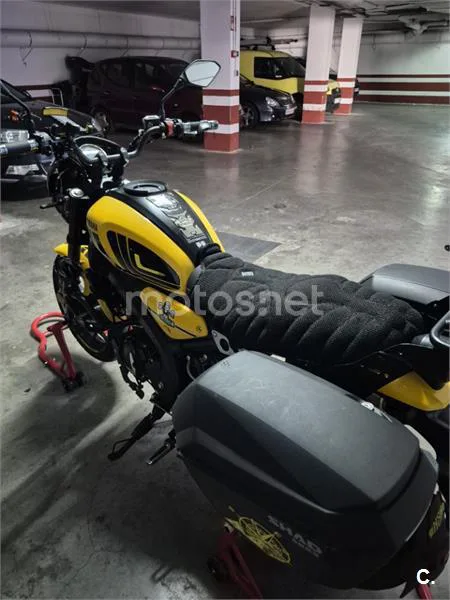 Yamaha XSR 125 – Vista 15