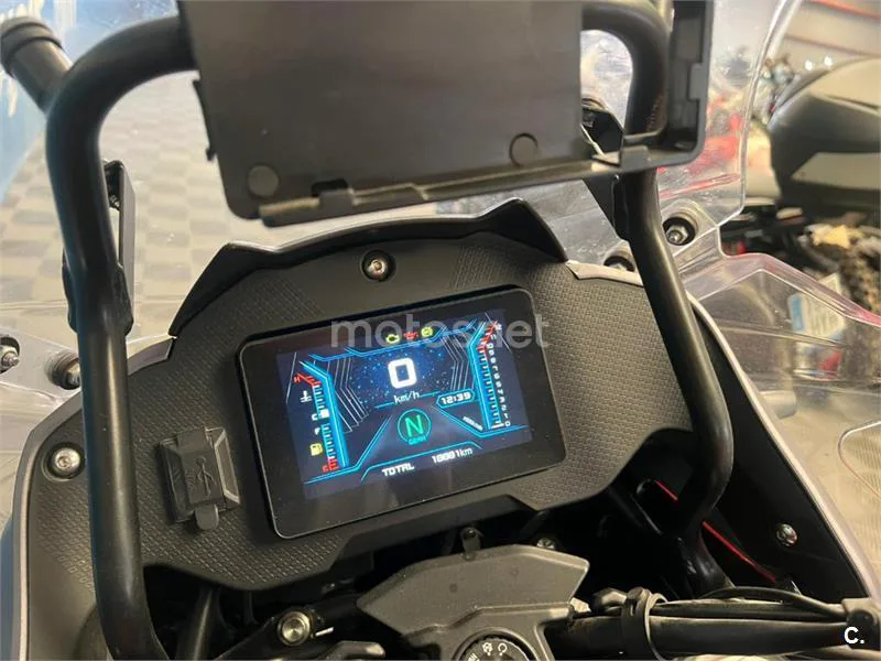 QJ Motor SRT 700 X – Vista 9
