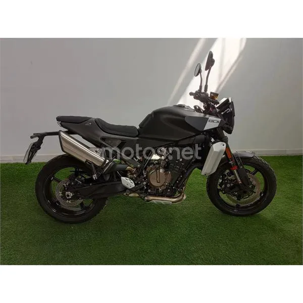 Husqvarna Svartpilen 801 7999 € 2024 Sevilla - 1