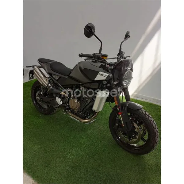 Husqvarna Svartpilen 801 - Vista 5