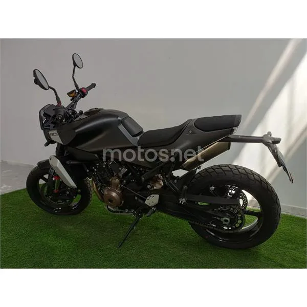Husqvarna Svartpilen 801 - Vista 6