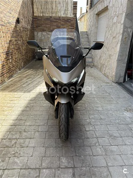 Honda Forza 750 – Vista 2