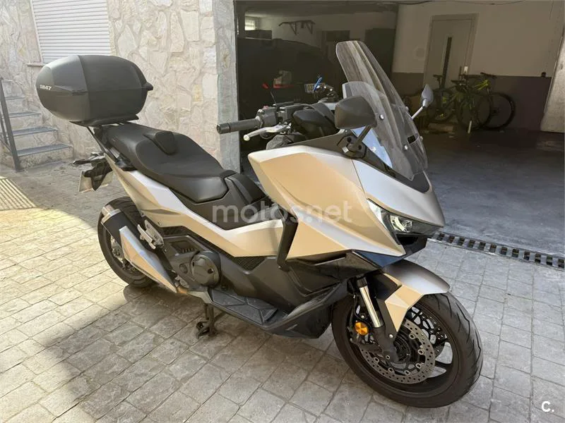 Honda Forza 750 – Vista 4