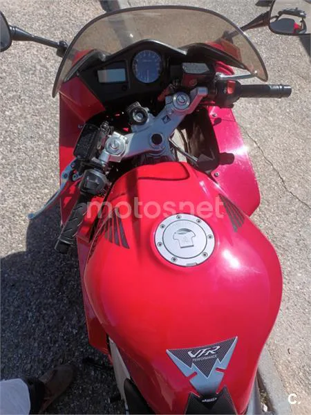 Honda VFR 800 FI – Vista 3