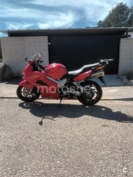 Honda VFR 800 FI – Vista 5