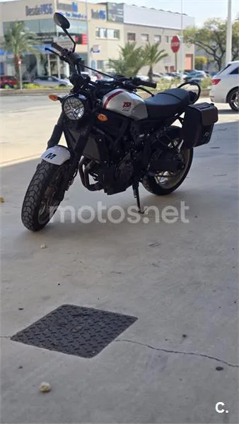 Yamaha XSR700 – Vista 5