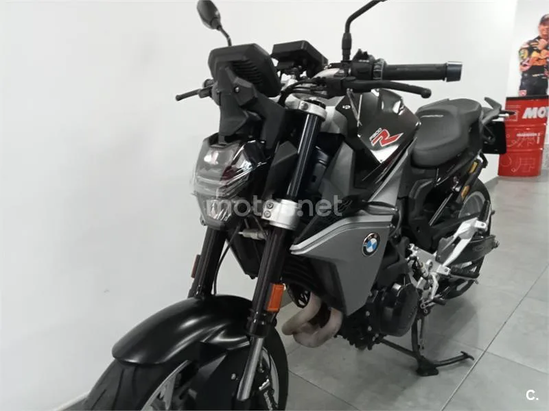 BMW F 900 R – Vista 3