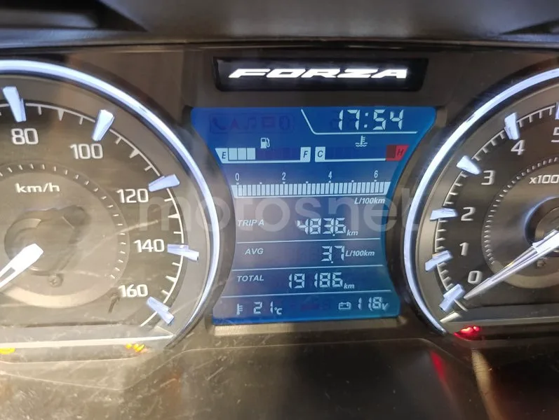 Honda Forza 350 - Vista 3