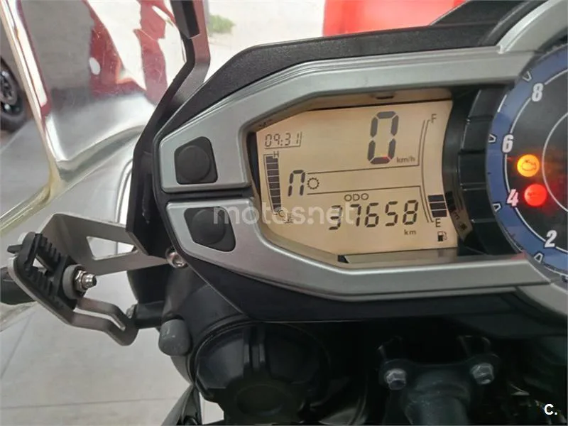Triumph Tiger 800 XC – Vista 12