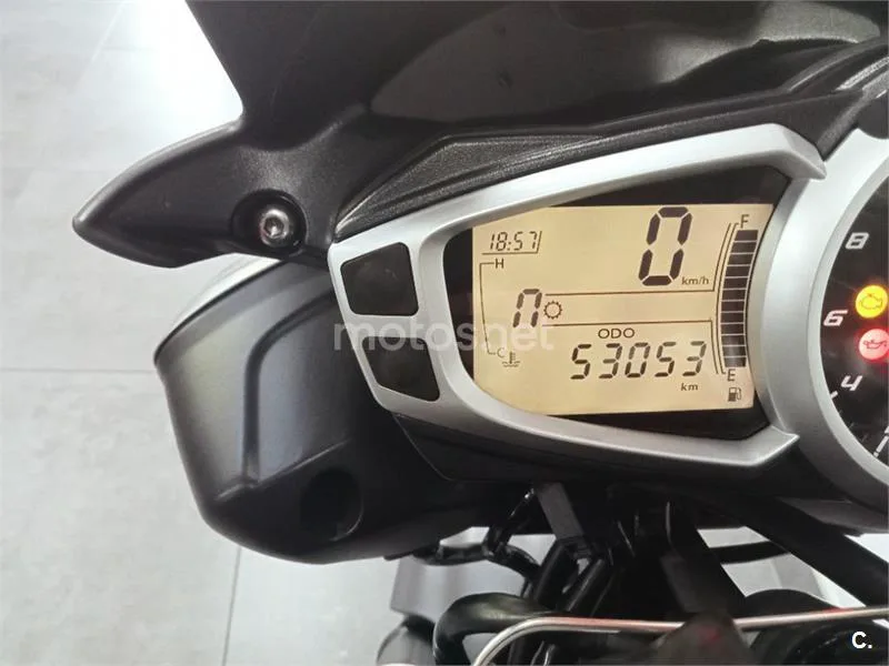 Triumph Street Triple – Vista 11