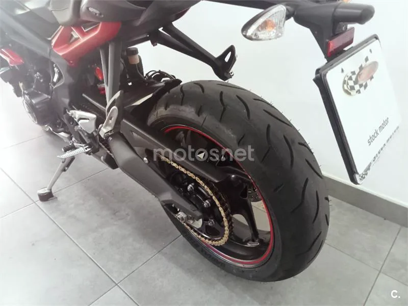 Triumph Street Triple – Vista 5