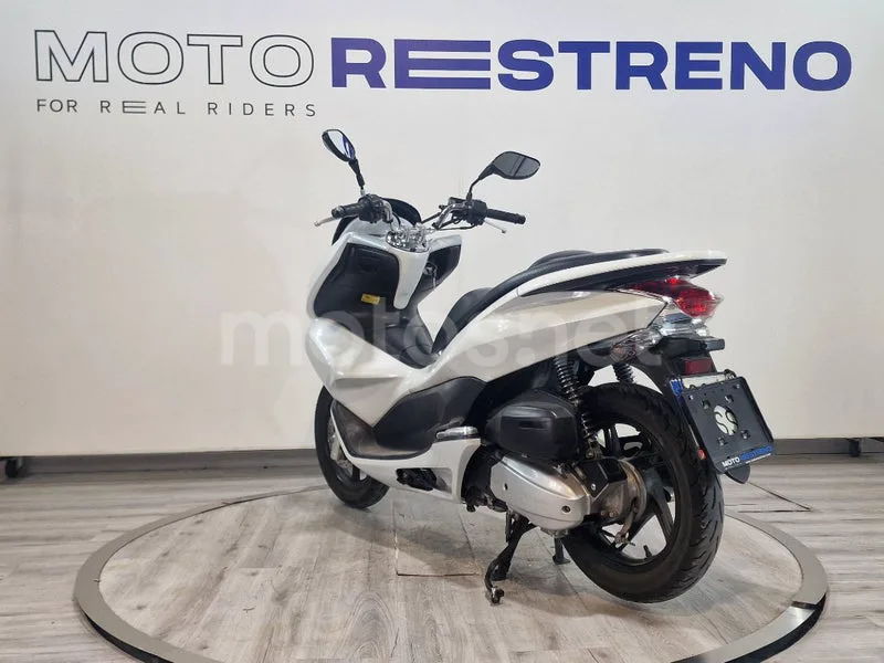 Honda PCX 125 – Vista 3