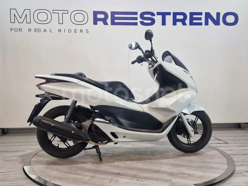 Honda PCX 125 – Vista 7