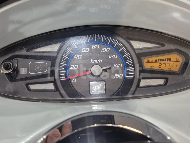 Honda PCX 125 – Vista 10