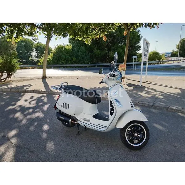 Vespa GTS 300 – Vista 4