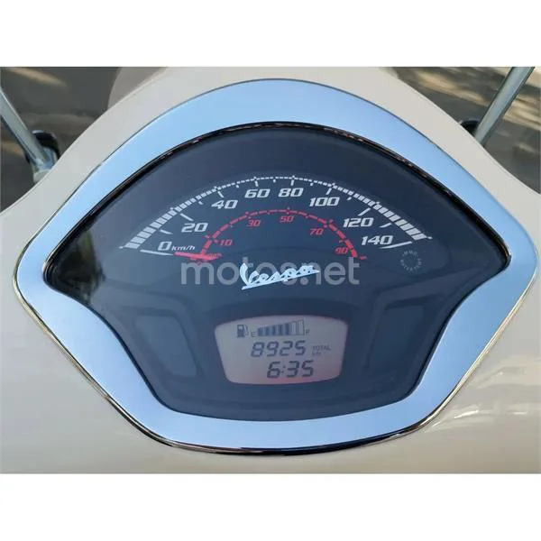 Vespa GTS 300 – Vista 6