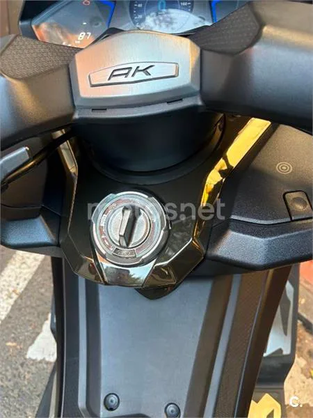 Kymco AK 550 – Vista 5