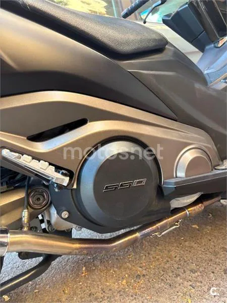 Kymco AK 550 – Vista 10