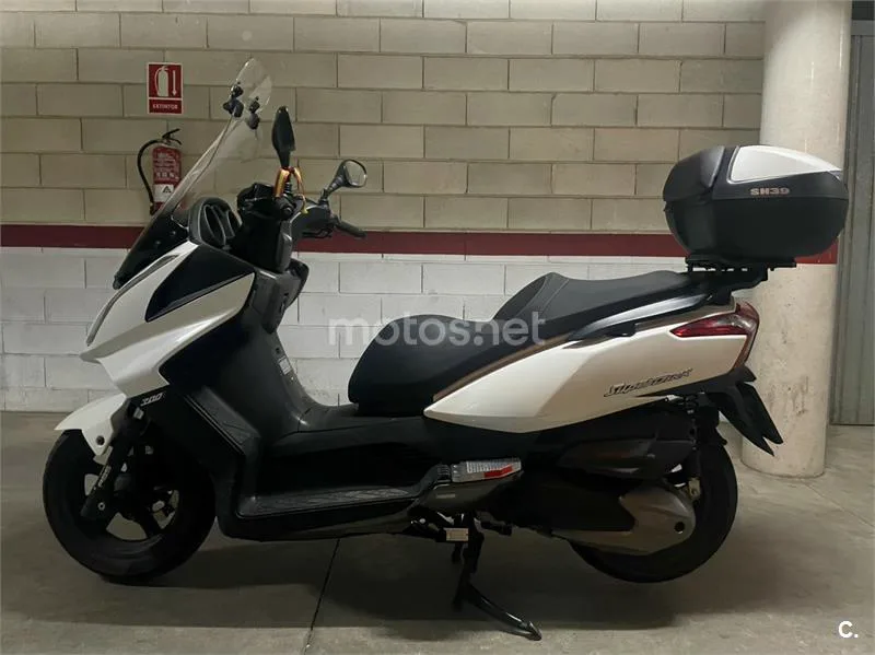 Kymco Super Dink 300 – Vista 4