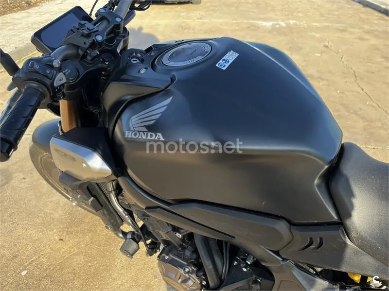 Honda CB 650 R – Vista 10