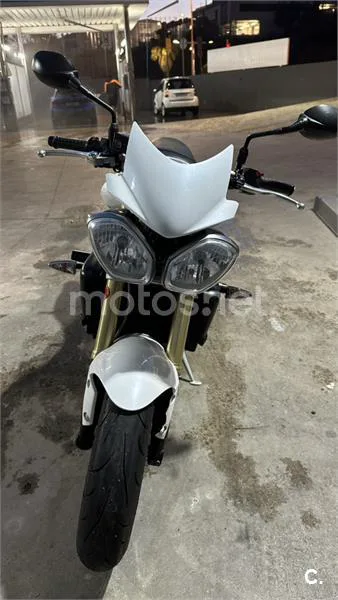 Triumph Street Triple – Vista 2