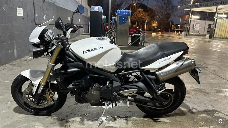 Triumph Street Triple – Vista 4