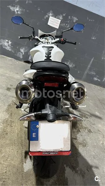 Triumph Street Triple – Vista 5