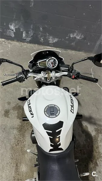 Triumph Street Triple – Vista 6