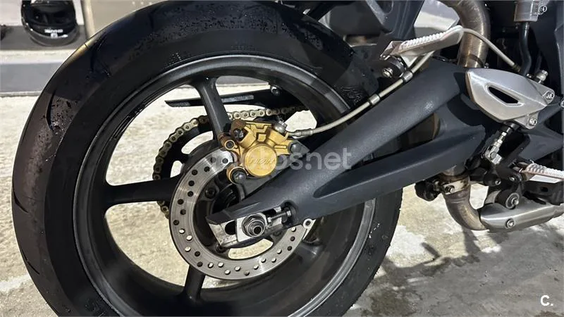 Triumph Street Triple – Vista 9
