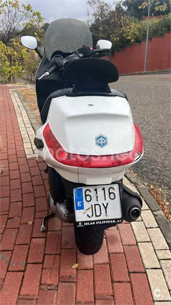 Piaggio X EVO 125 – Vista 3