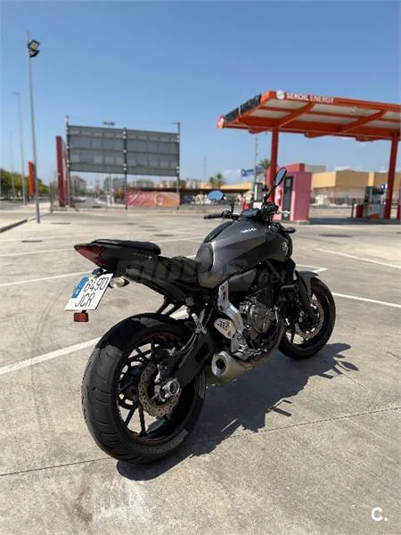 Yamaha MT-07 – Vista 7
