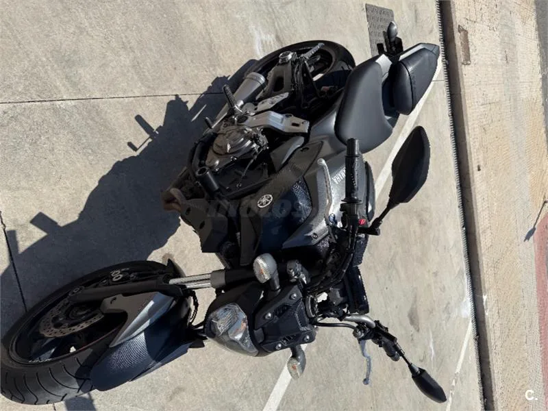 Yamaha MT-07 – Vista 8
