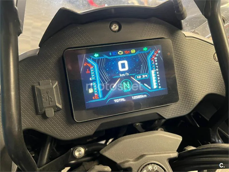 QJ Motor SRT 700 X – Vista 8
