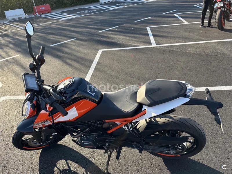 KTM 125 – Vista 6