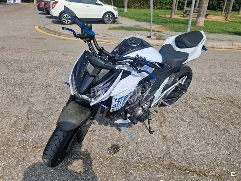 Kawasaki Z 800e – Vista 6