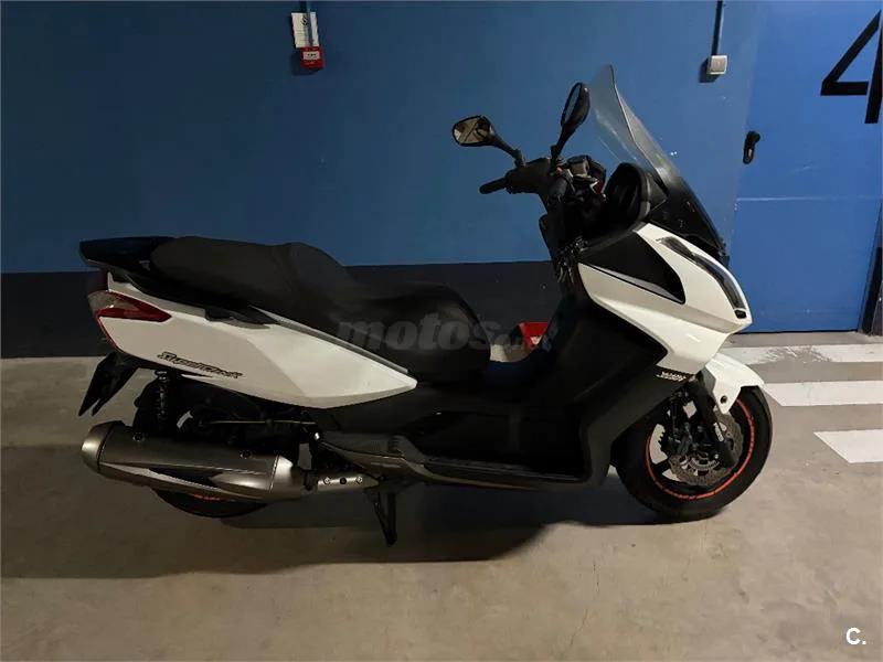 Kymco Super Dink 300i – Vista 2