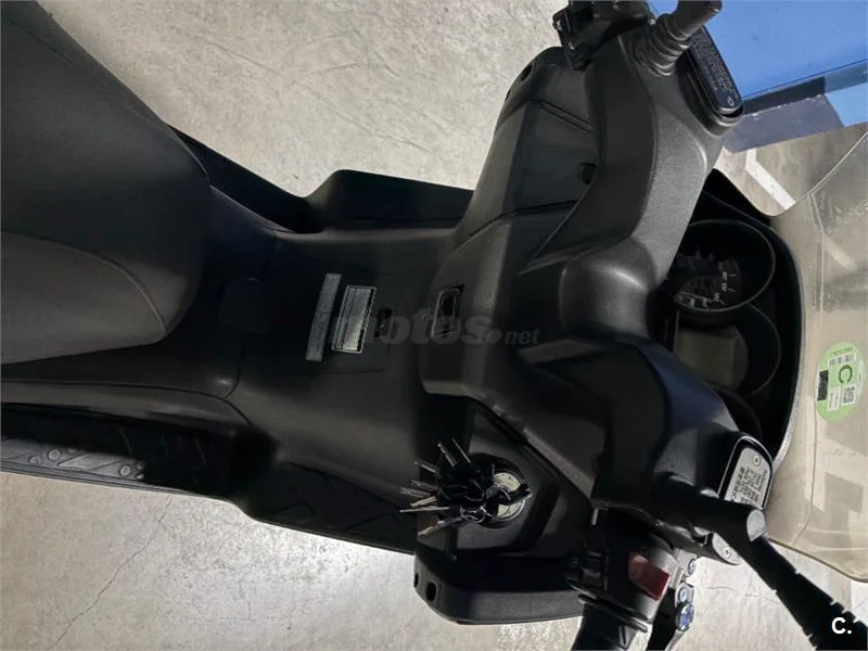 Kymco Super Dink 300i – Vista 3