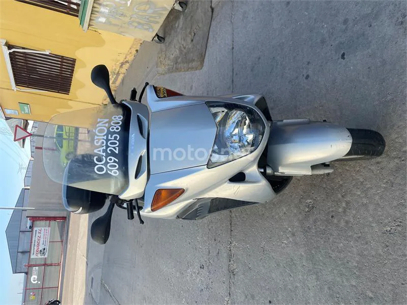 Honda FES 250 FORESIGHT 1200 € 1999 Toledo - 2