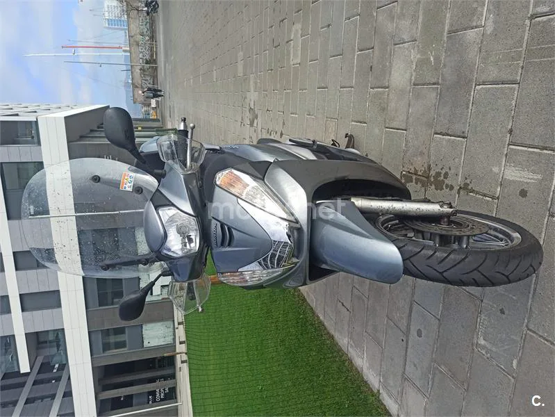 Honda SH300i – Vista 6