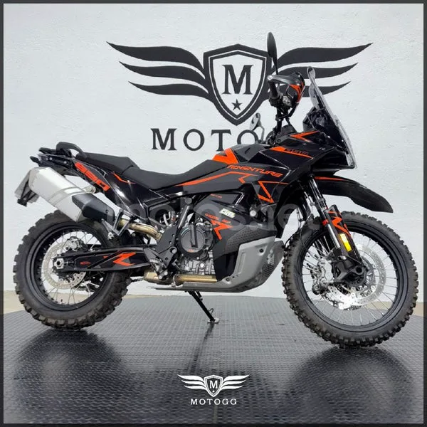 KTM 890 – Vista 3