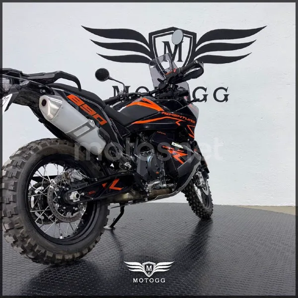KTM 890 – Vista 6