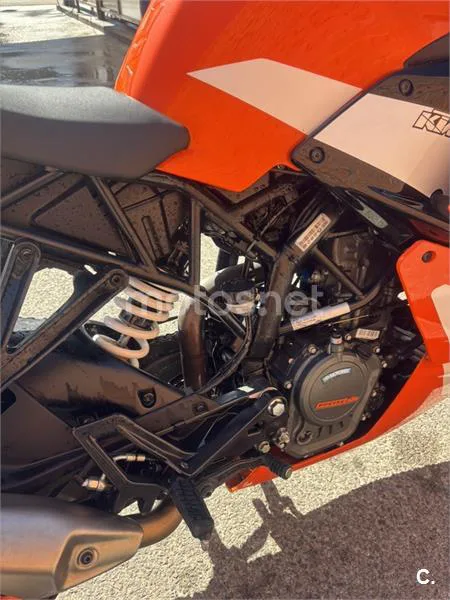 KTM 125 – Vista 9