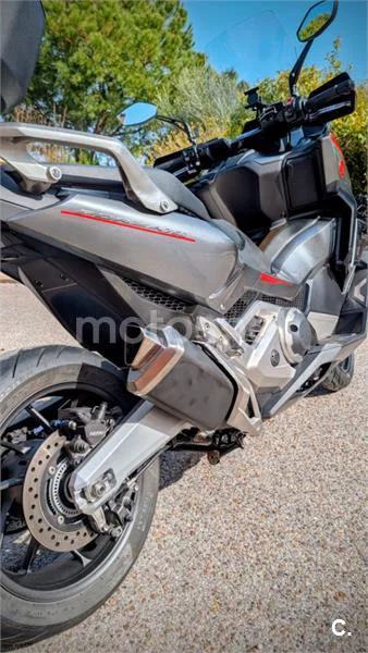 Honda Forza 750 – Vista 4