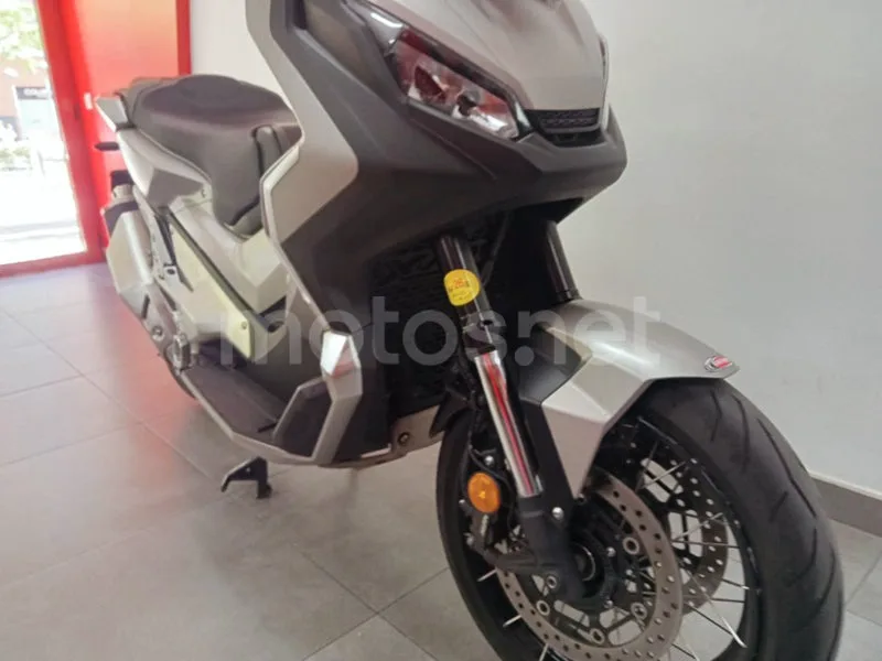 Honda X-ADV – Vista 12
