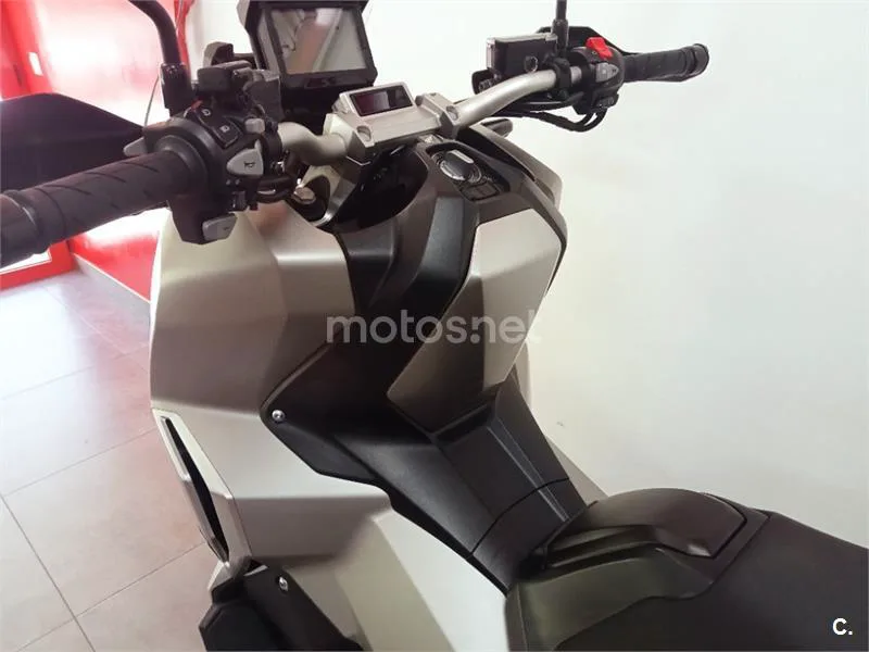 Honda X-ADV – Vista 4