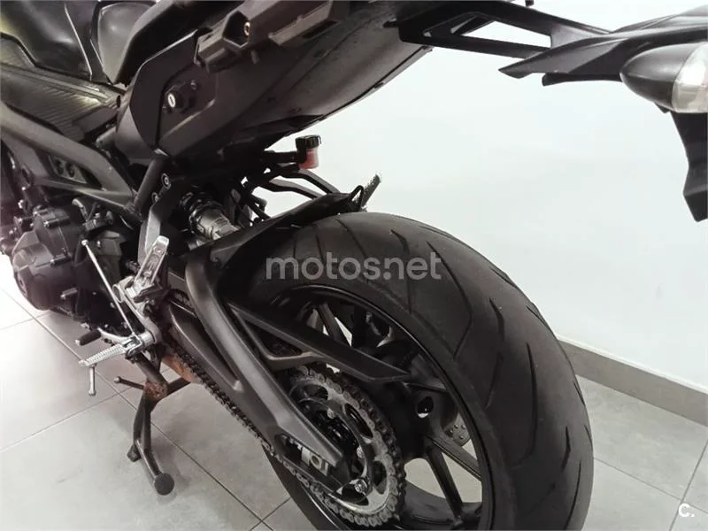 Yamaha MT-09 – Vista 6
