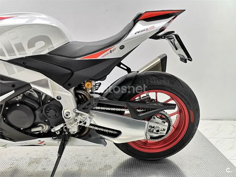Aprilia RSV4 Factory – Vista 17