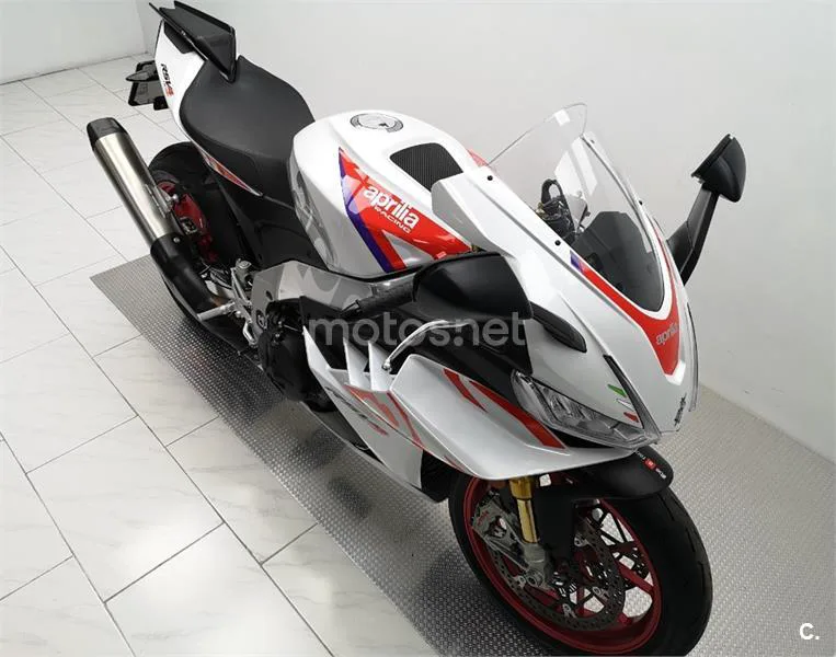 Aprilia RSV4 Factory – Vista 3