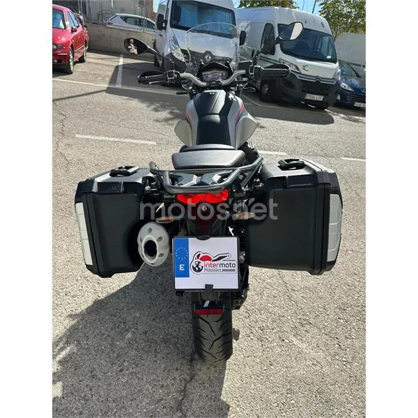 Moto Guzzi V85 TT – Vista 3