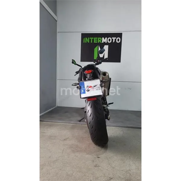 KTM 890 – Vista 8